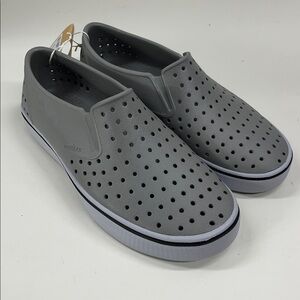 NWT Native Miles Shoes in Grey Size W7 (M5)